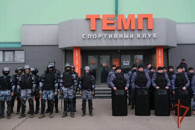 Росгвардия провела межведомственную тренировку по обеспечению безопасности на крупном спортивном объекте Барнаула