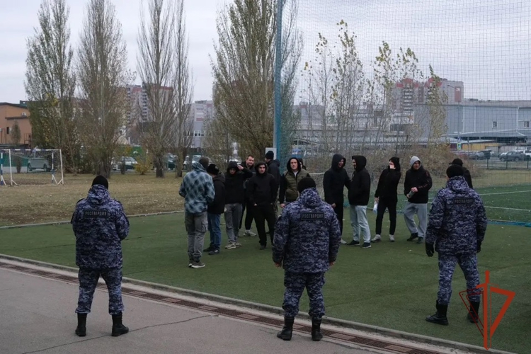 Росгвардия провела межведомственную тренировку по обеспечению безопасности на крупном спортивном объекте Барнаула